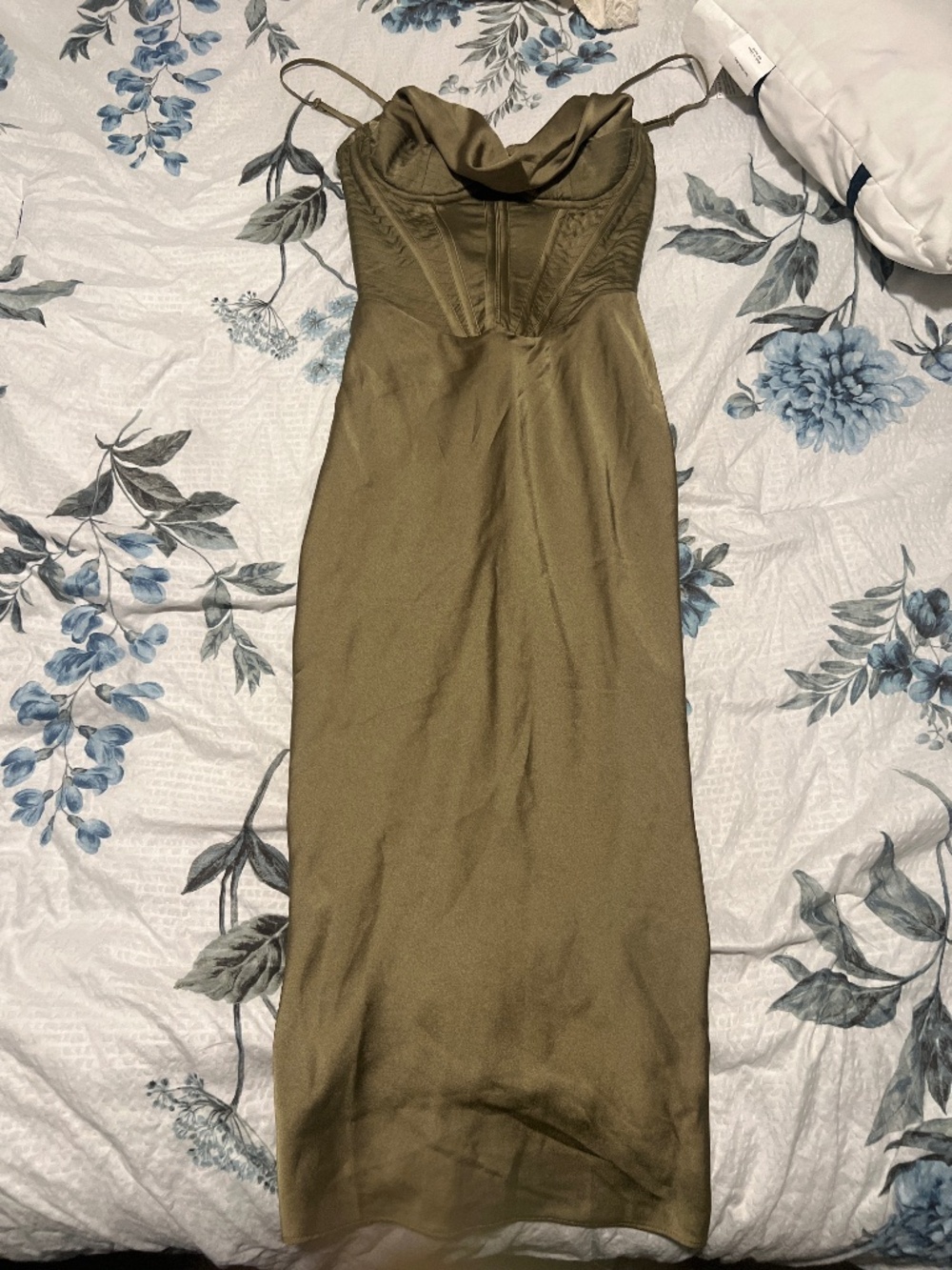 HOUSE OF CB women’s olive green dress